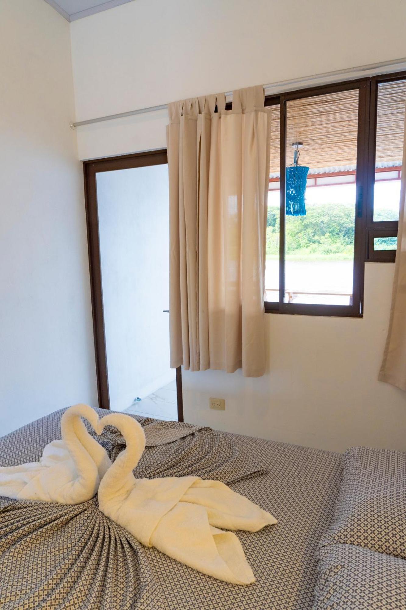 Hotel Pura Natura Riverside ตอร์ตูเกโร ภายนอก รูปภาพ