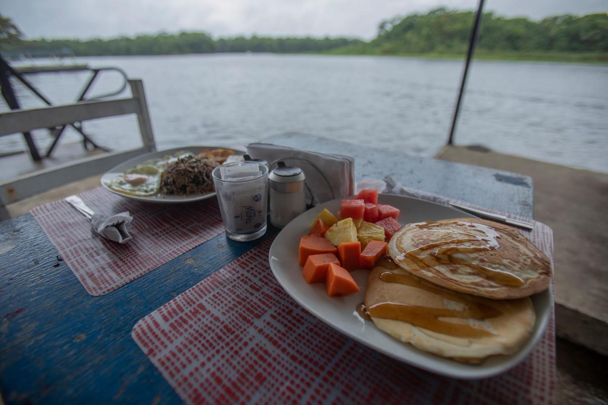 Hotel Pura Natura Riverside ตอร์ตูเกโร ภายนอก รูปภาพ